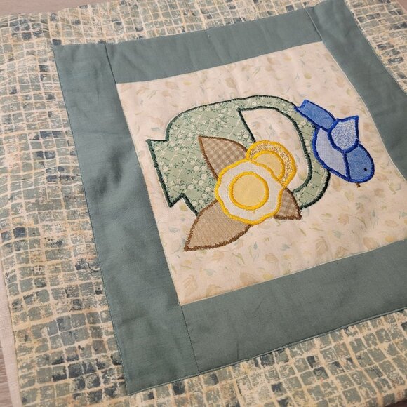 Vtg Hand Quilted Square Pillow Case Cover Blue Bird Flower Basket Green Yellow - Picture 4 of 4